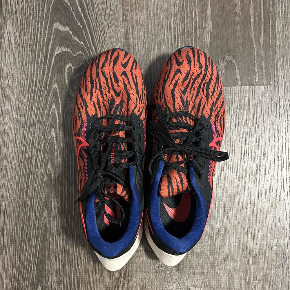 Women's Nike Air Zoom Pegasus 38 size 8.5